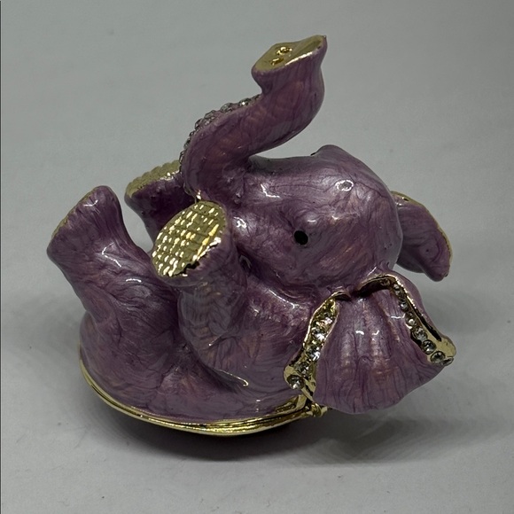 Rare Lilac Purple and Golden rhinestone Elephant secret stash trinket box - Picture 7 of 16